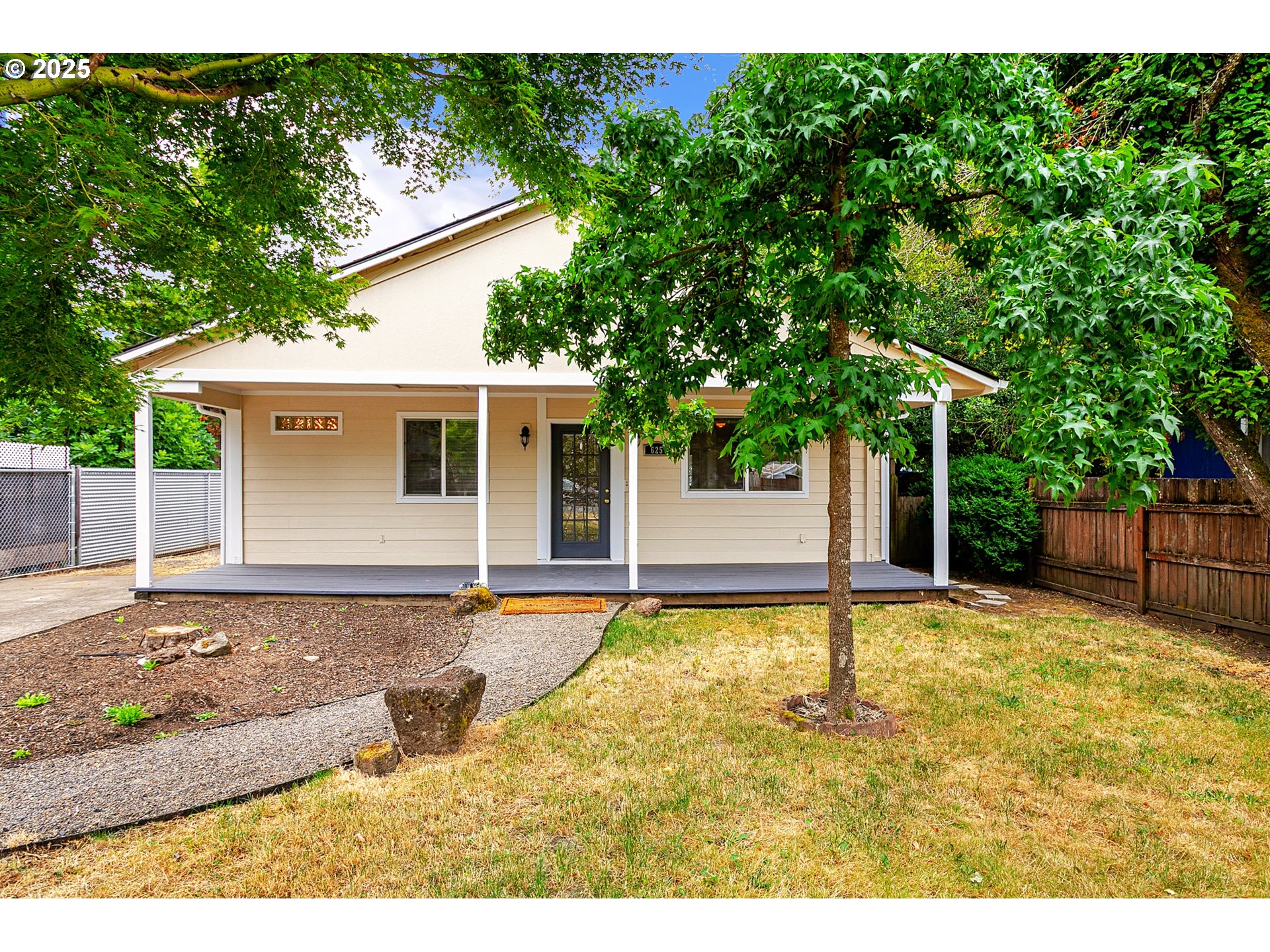 625 West M Street Springfield, OR 97477 - Photo 3 of 16