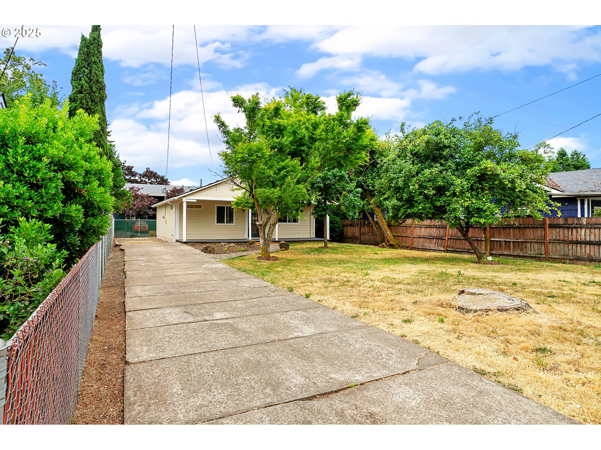 625 West M Street Springfield, OR 97477 - Photo 5 of 16