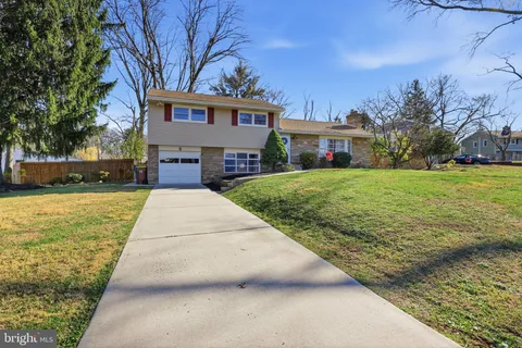 a view of house with outdoor space