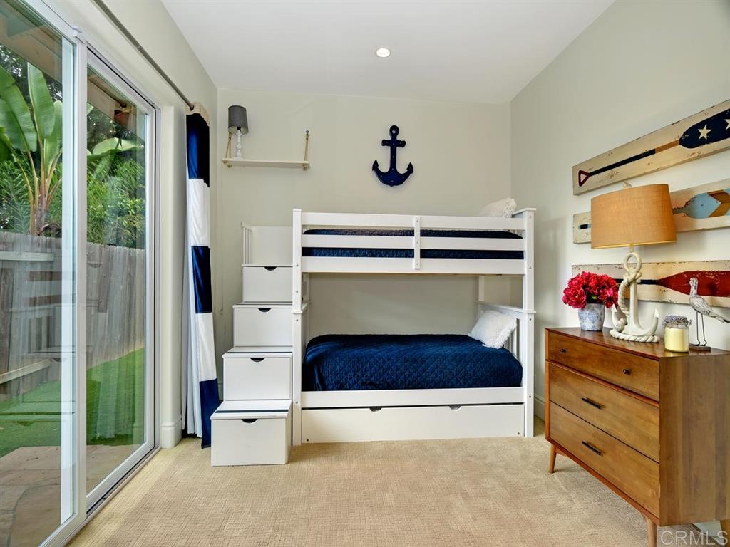 733 Stratford Drive Encinitas, CA 92024 - Photo 14 of 22 Jack and Jill Bathrooms