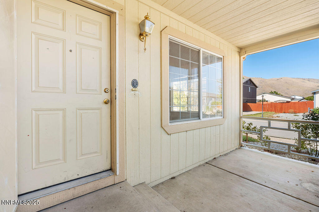 17870 Fairfax Court Reno, NV 89508 - Photo 7 of 23