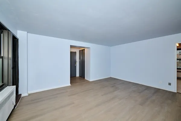 $2,295 | 6118 North Sheridan Road, Unit 407, Chicago, IL 60660