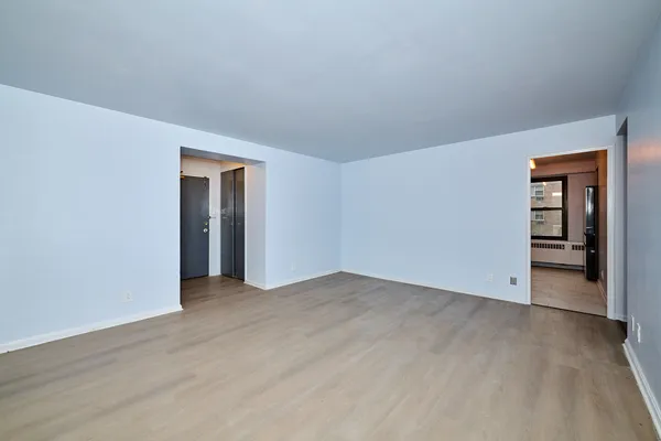 $2,295 | 6118 North Sheridan Road, Unit 407, Chicago, IL 60660