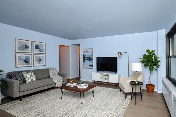$2,295 | 6118 North Sheridan Road, Unit 407, Chicago, IL 60660