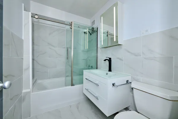 $2,295 | 6118 North Sheridan Road, Unit 407, Chicago, IL 60660