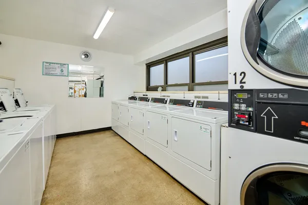 $2,295 | 6118 North Sheridan Road, Unit 407, Chicago, IL 60660