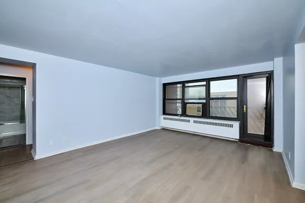 $2,295 | 6118 North Sheridan Road, Unit 407, Chicago, IL 60660
