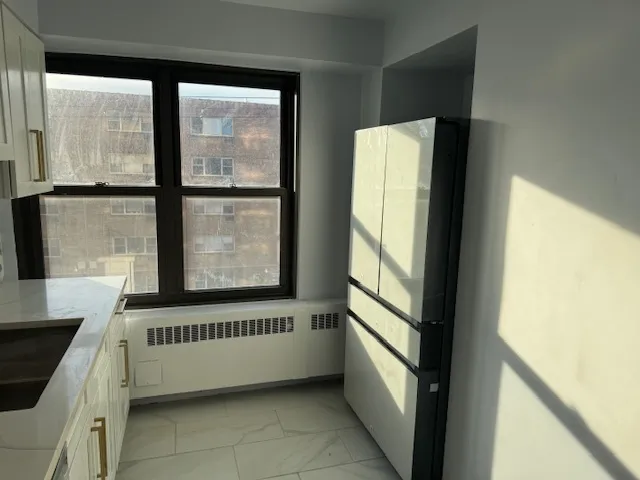 $2,095 | 6118 North Sheridan Road, Unit 407, Chicago, IL 60660