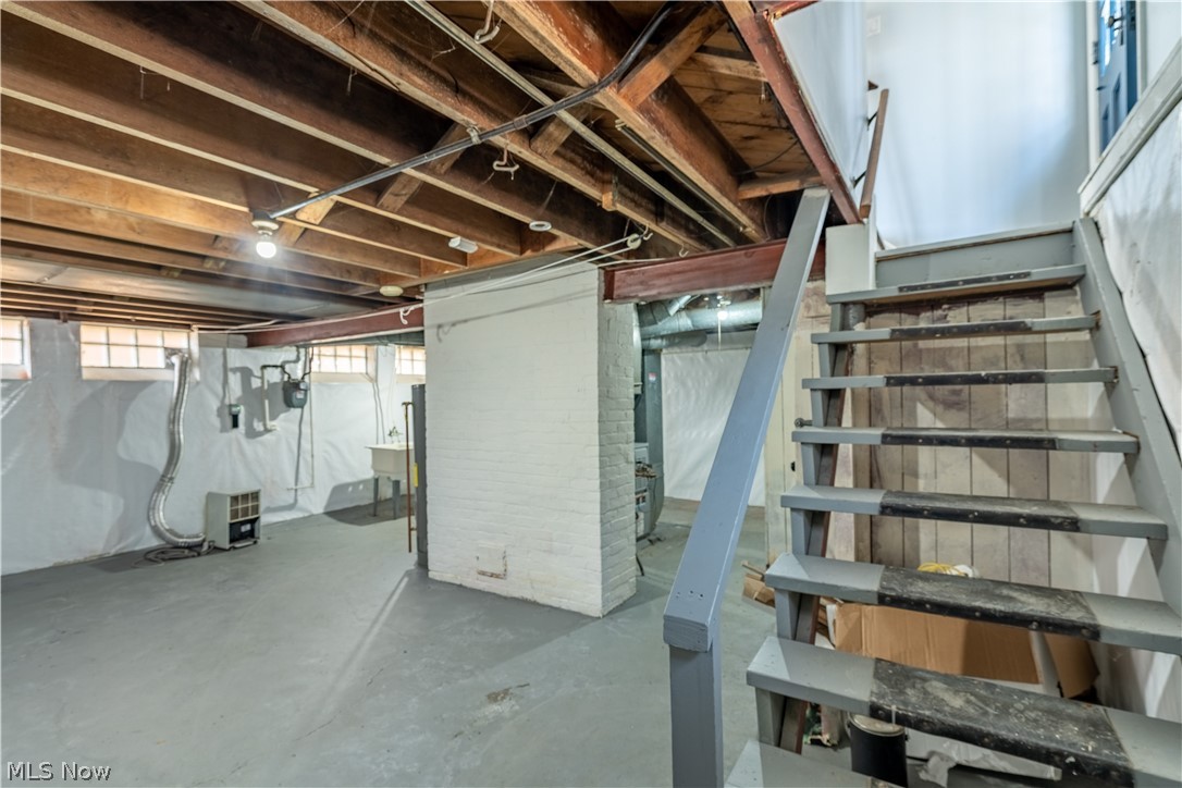 3742 Woodridge Road Cleveland, OH 44121 - Photo 27 of 31 Gallery Image 27