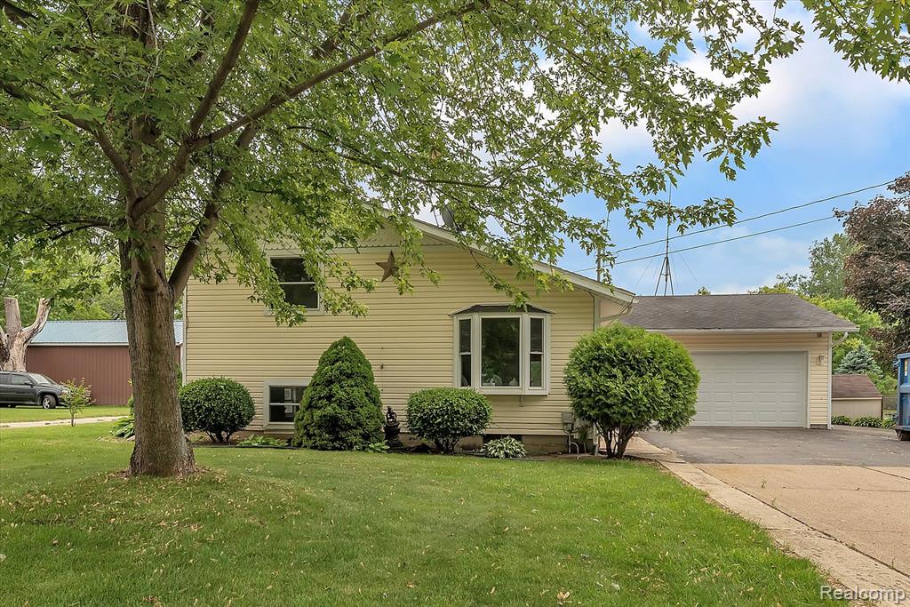 2485 Ruth Drive Fenton, MI 48430 - Photo 5 of 54