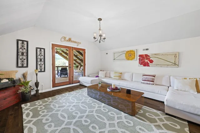 $699,000 | 3801 Oweda Terrace, Chattanooga, TN 37415