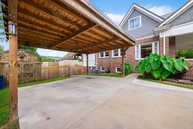 $699,000 | 3801 Oweda Terrace, Chattanooga, TN 37415