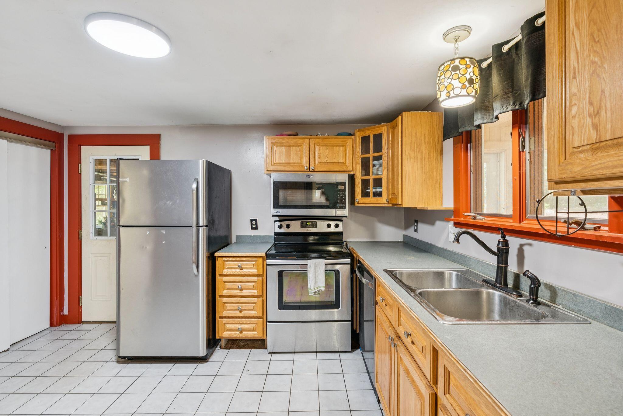 4 Roosevelt Street Springvale, ME 04083 - Photo 6 of 42 Kitchen
