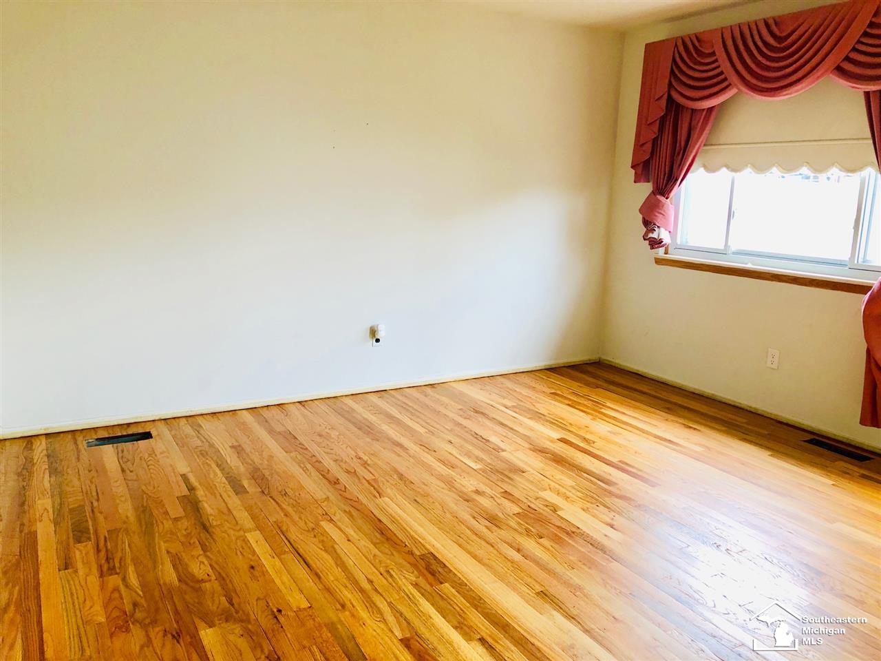 7522 Pelham Road Taylor, MI 48180 - Photo 4 of 17
