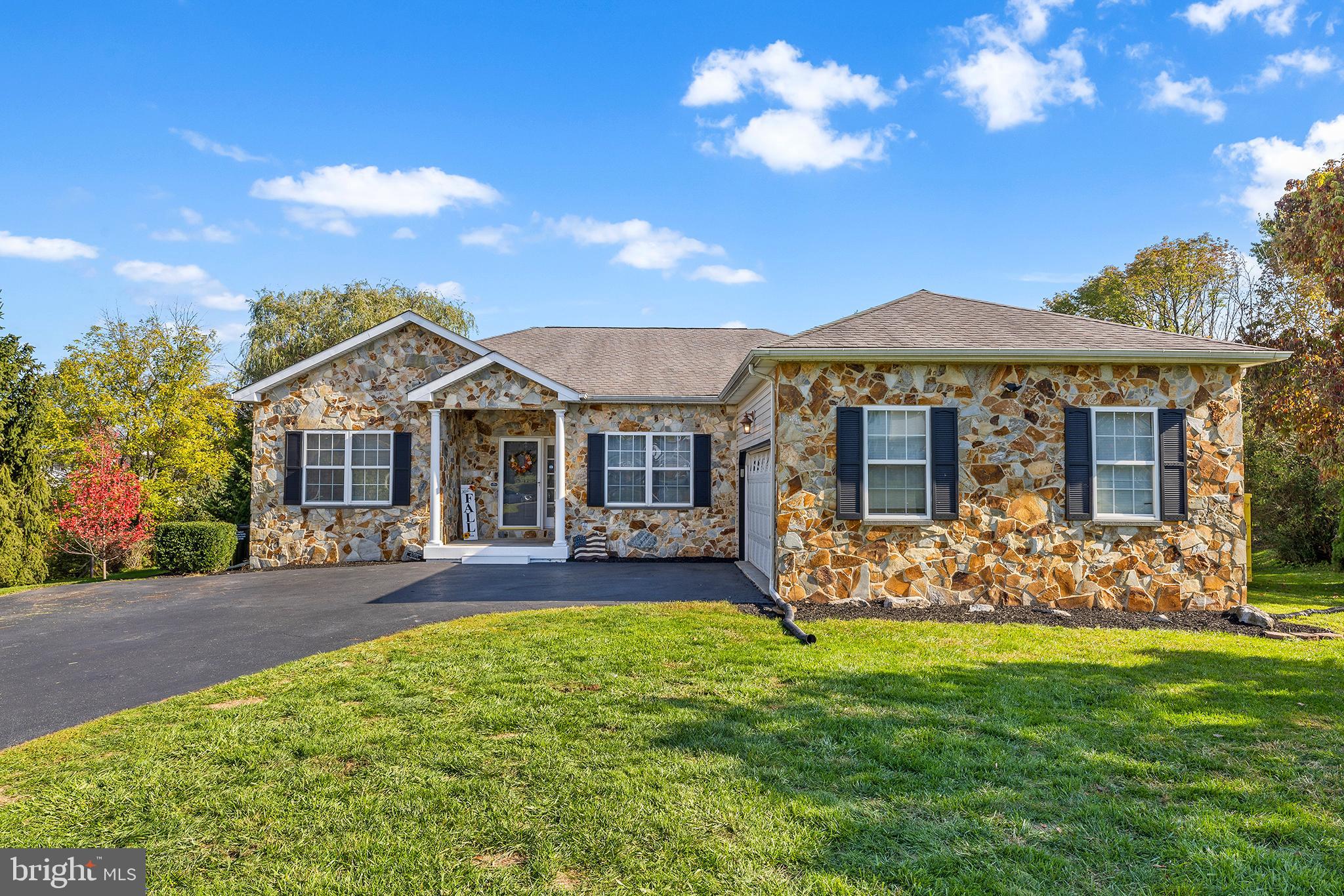 122 Hawthorne Avenue, Gilbertsville, PA 19525 Compass