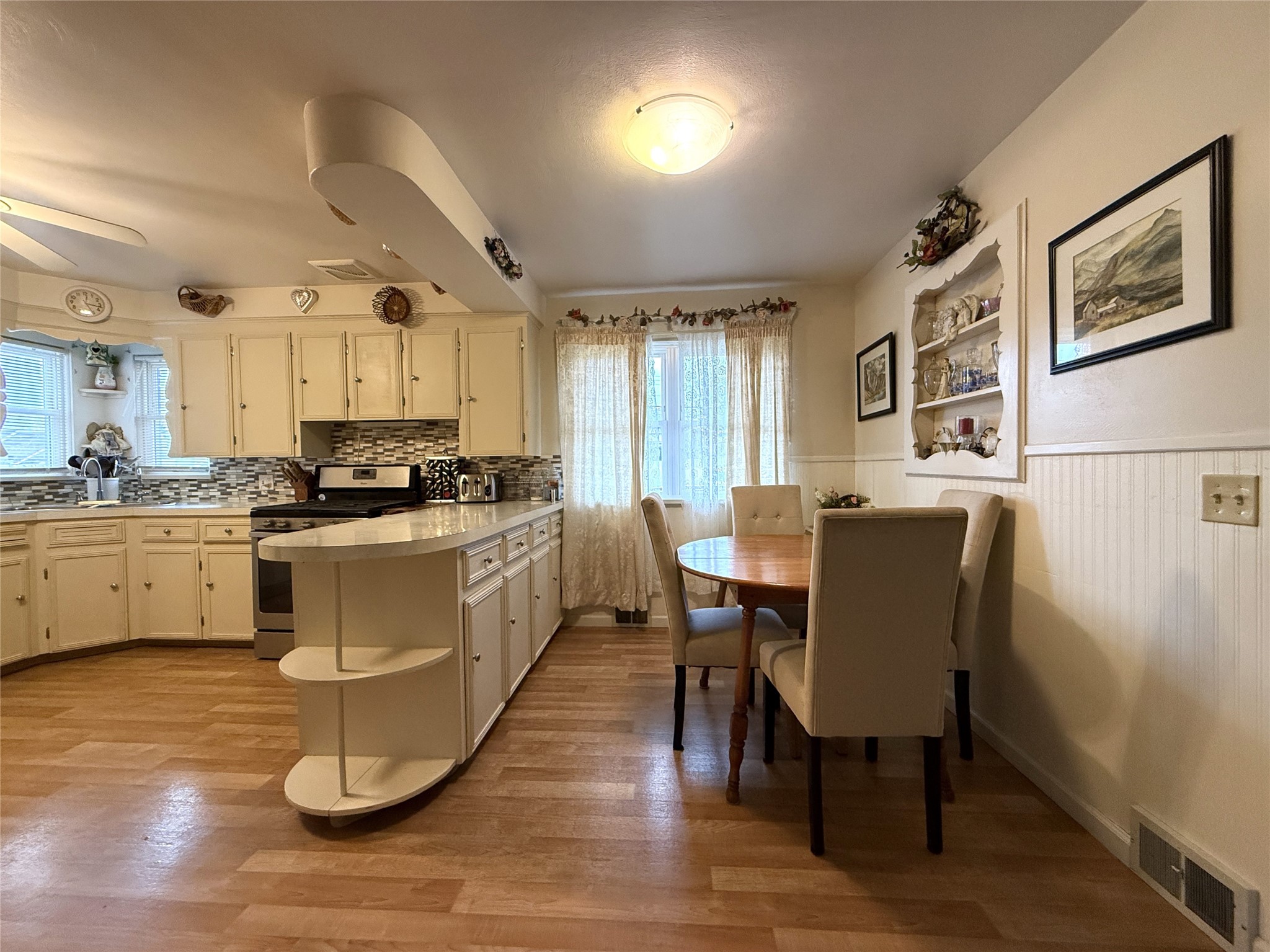 2311 Country Club Road Endicott, NY 13760 - Photo 9 of 36