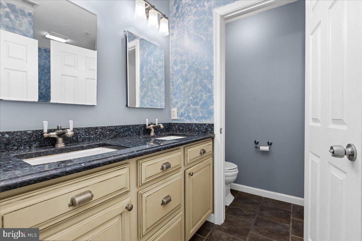 3806 Colony Point Place Edgewater, MD 21037 - Photo 17 of 37 Primary Bathroom
8'.5" X 5'
