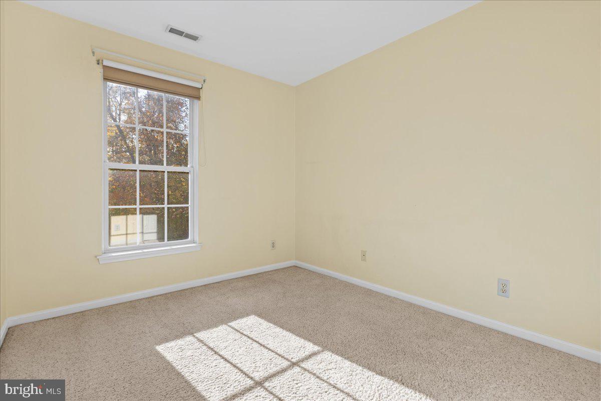 3806 Colony Point Place Edgewater, MD 21037 - Photo 19 of 37 2nd Bedroom
9' 5" x 10' 7"