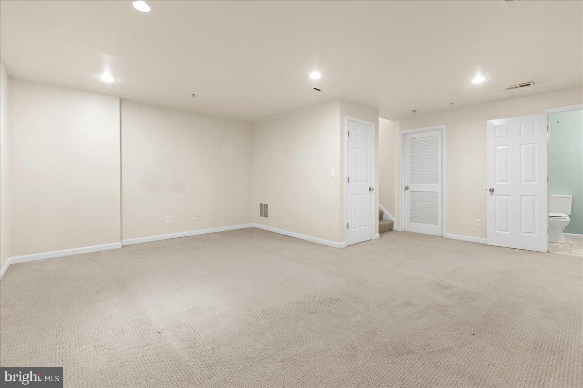 3806 Colony Point Place Edgewater, MD 21037 - Photo 25 of 37 Basement Family Room
19' X 18'