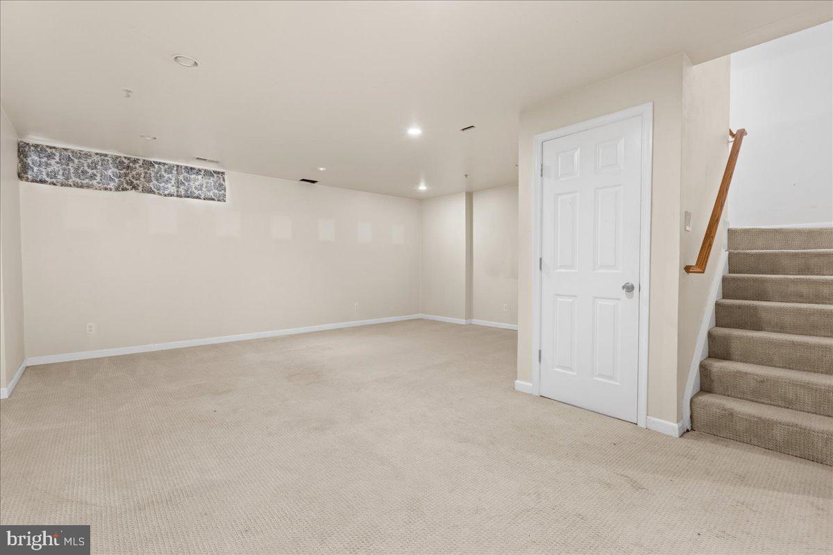 3806 Colony Point Place Edgewater, MD 21037 - Photo 26 of 37 Basement Family Room
19' X 18'