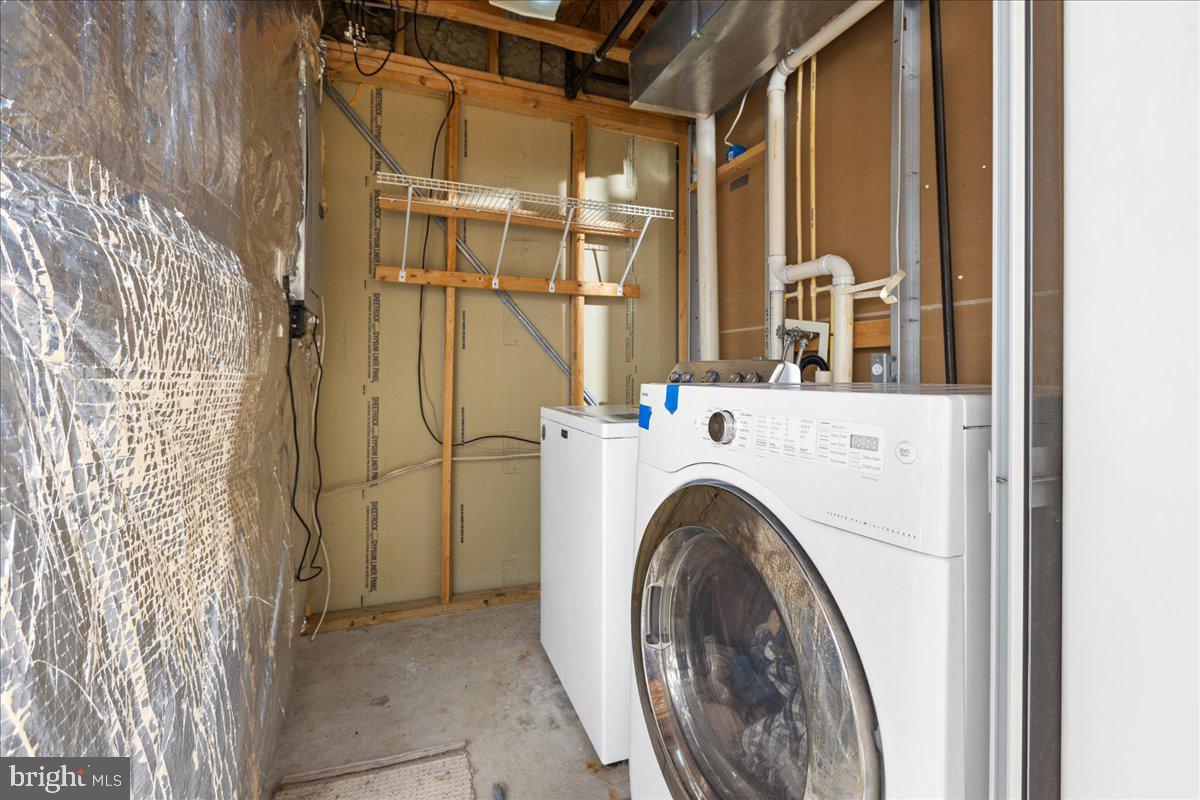 3806 Colony Point Place Edgewater, MD 21037 - Photo 28 of 37 Laundry /Storage Area
11' X 10'