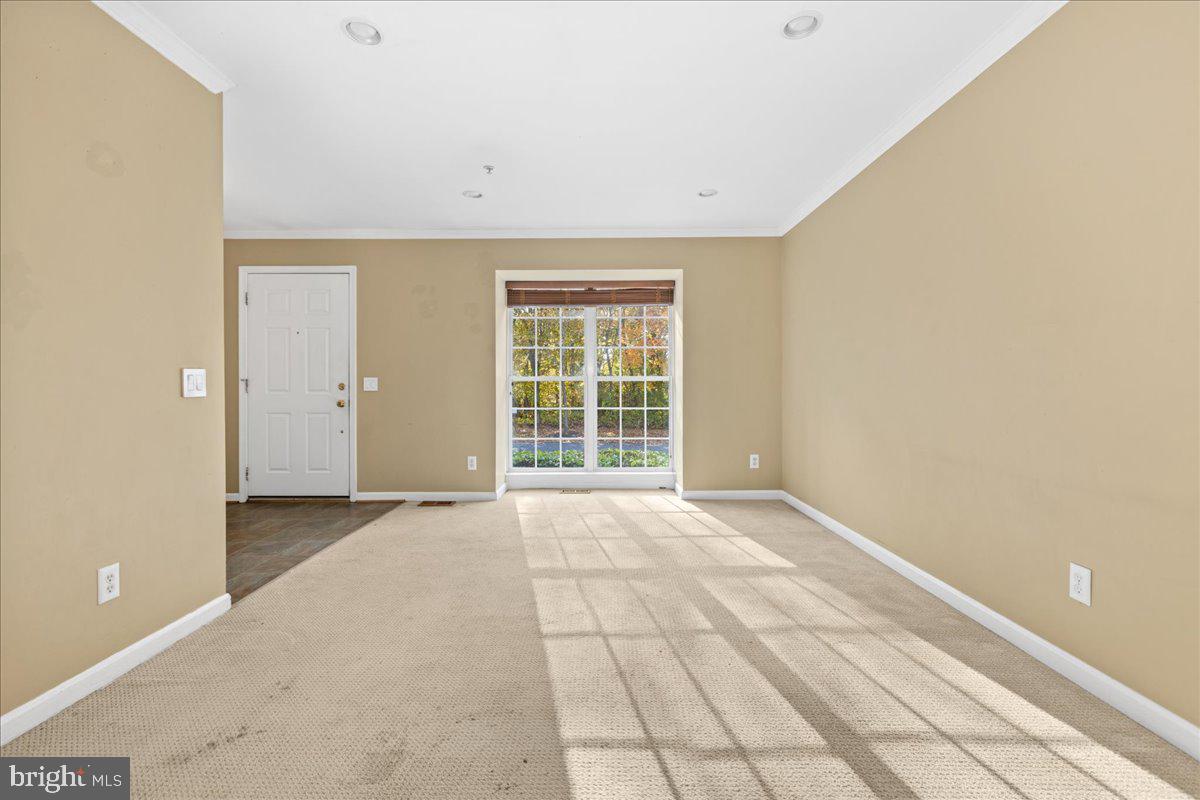 3806 Colony Point Place Edgewater, MD 21037 - Photo 3 of 37 Living Room 11' X 18'