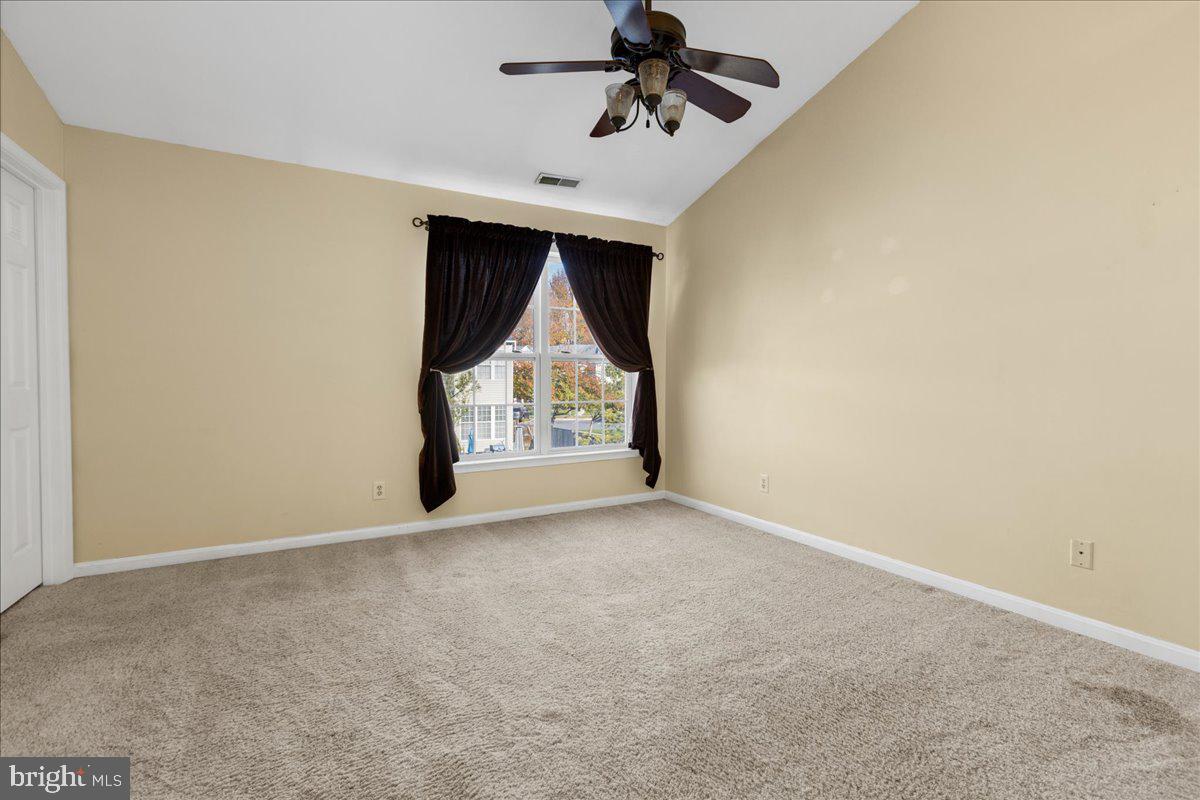 3806 Colony Point Place Edgewater, MD 21037 - Photo 5 of 37 Living Room 11' X 18'