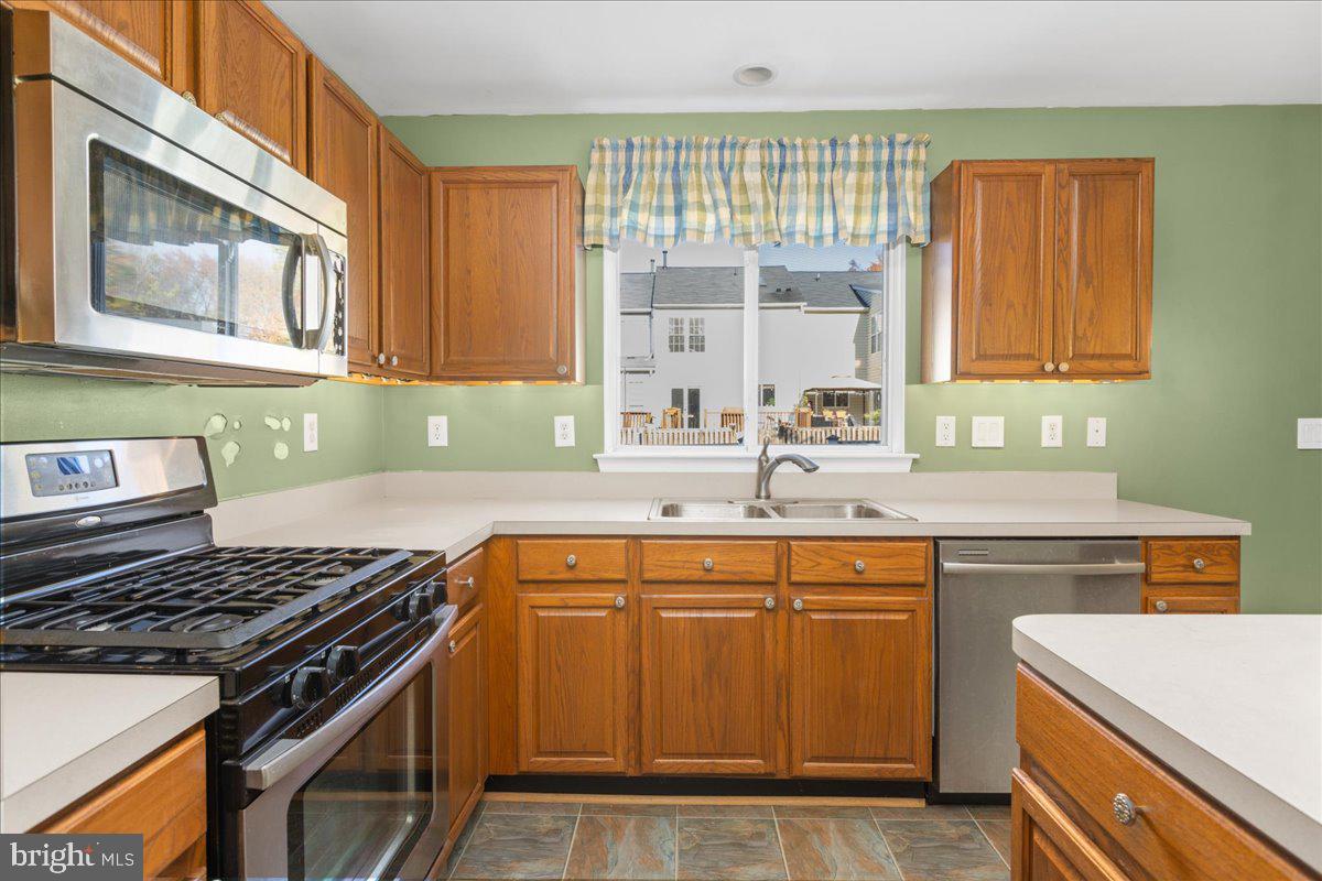 3806 Colony Point Place Edgewater, MD 21037 - Photo 10 of 37 Kitchen 9' X 11'