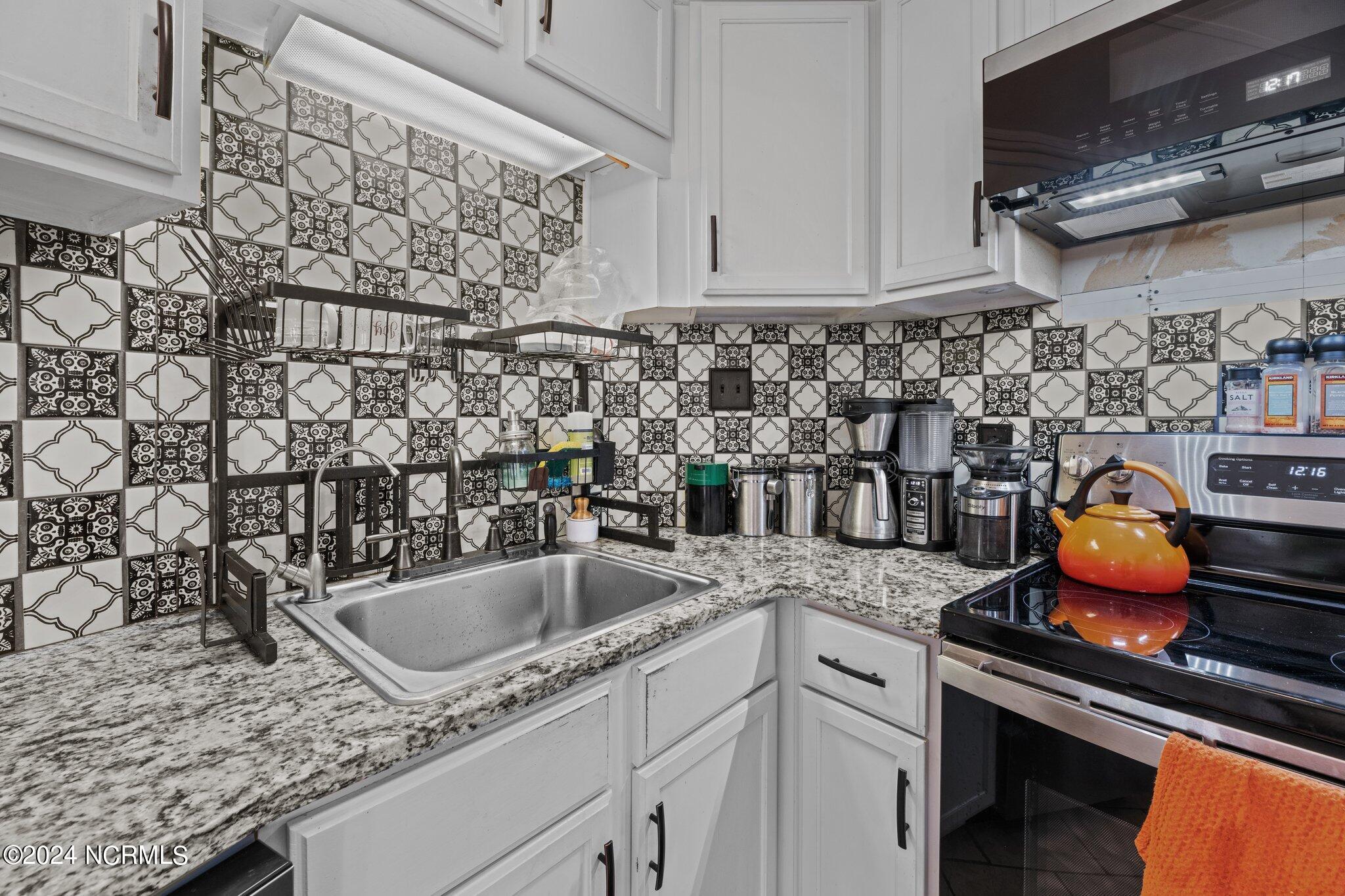 208 Gangplank Road New Bern, NC 28562 - Photo 12 of 43 33-web-or-mls-DSC_6803