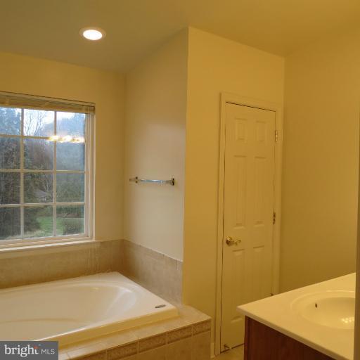 1 Homecrest Court Silver Spring, MD 20906 - Photo 18 of 28 Bath (Master)