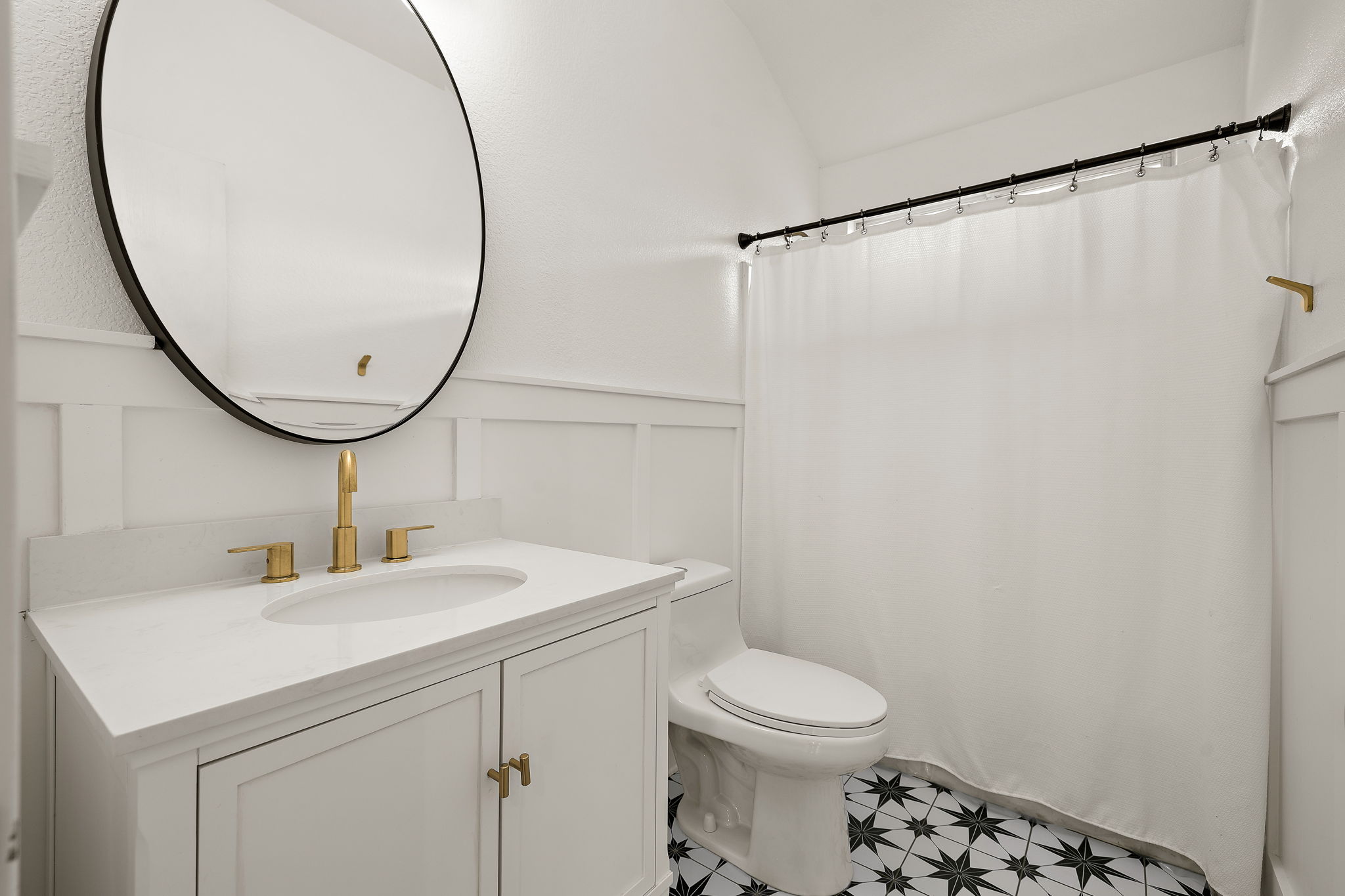 9208 Magna Carta Loop Austin, TX 78754 - Photo 22 of 26 Beautifully upgraded full bathroom