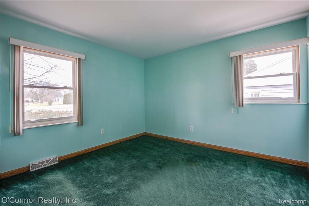 2566 Michigan Road Port Huron, MI 48060 - Photo 11 of 17 2566 Michigan-13.jpg