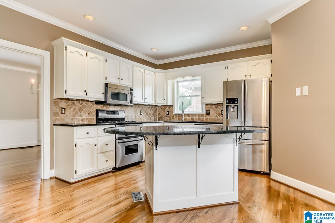 2220 Ivy Trace Birmingham, AL 35243 - Photo 2 of 35