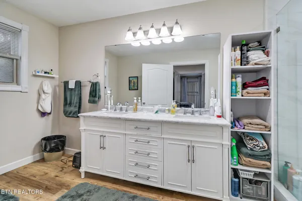 $536,900 | 68 Buffalo Cove Lane, Jamestown, TN 38556