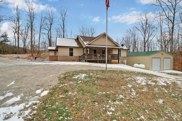 $536,900 | 68 Buffalo Cove Lane, Jamestown, TN 38556