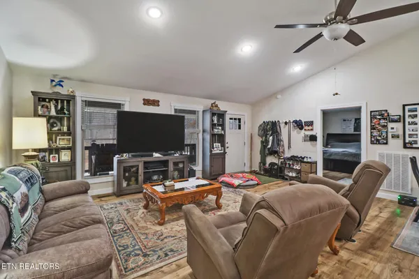 $536,900 | 68 Buffalo Cove Lane, Jamestown, TN 38556