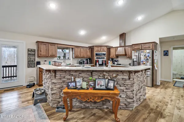 $536,900 | 68 Buffalo Cove Lane, Jamestown, TN 38556