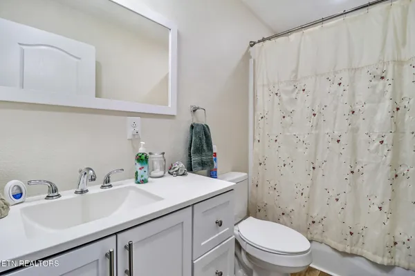 $536,900 | 68 Buffalo Cove Lane, Jamestown, TN 38556