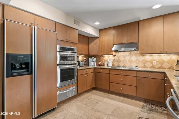 $2,100,000 | 3033 East Claremont Avenue, Phoenix, AZ 85016