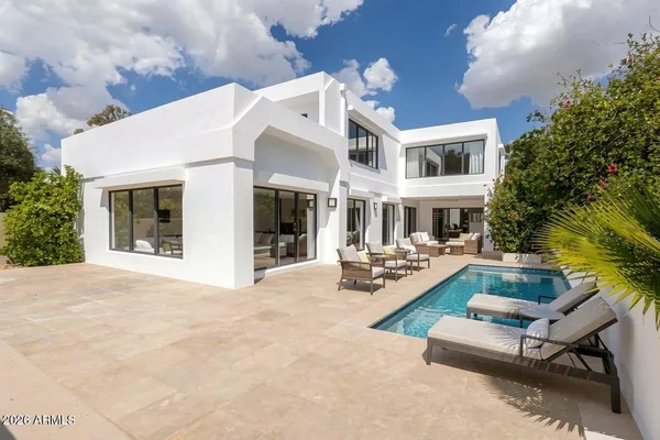 $2,100,000 | 3033 East Claremont Avenue, Phoenix, AZ 85016