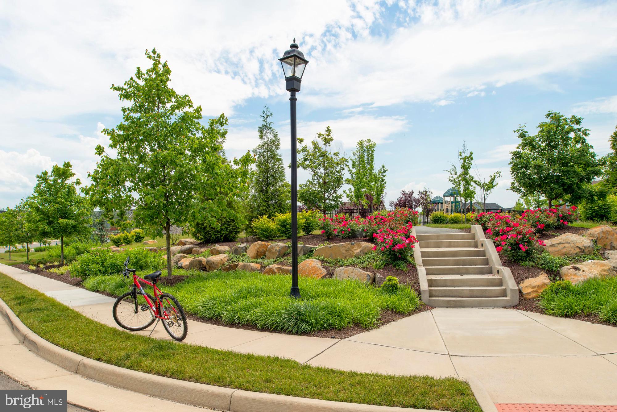 43022 Vernon Ridge Terrace Ashburn, VA 20148 - Photo 17 of 19 Jog/Walk Path
