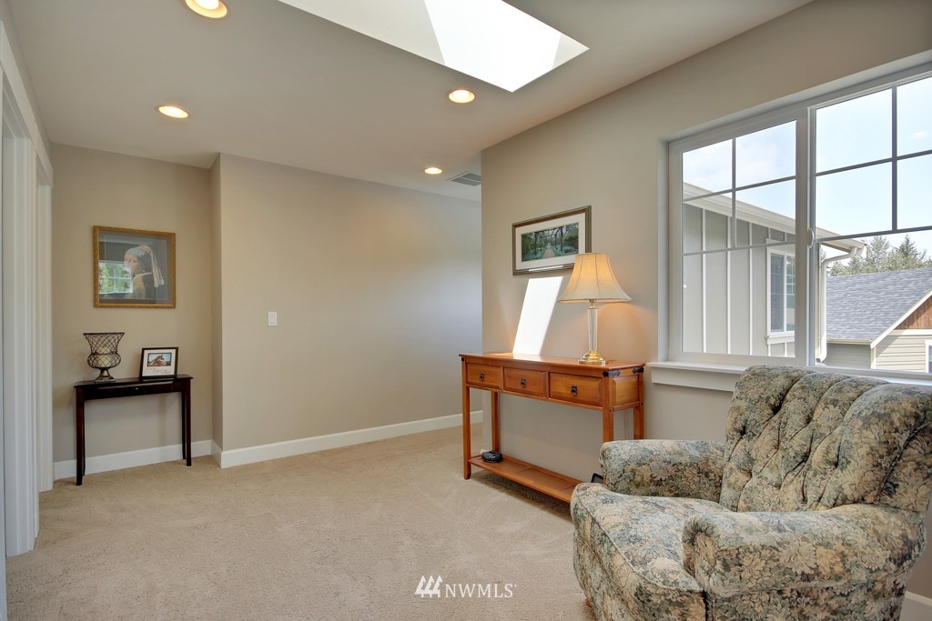 2001 Northeast 37th Place Renton, WA 98056 - Photo 11 of 25 Gallery Image 11