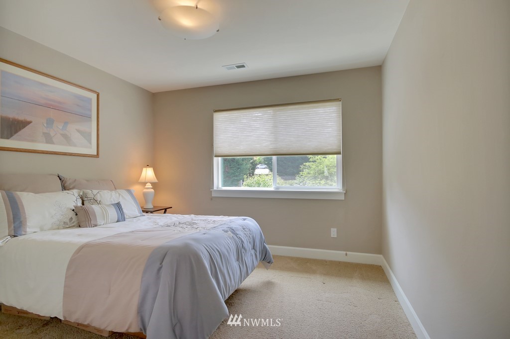 2001 Northeast 37th Place Renton, WA 98056 - Photo 12 of 25 Gallery Image 12