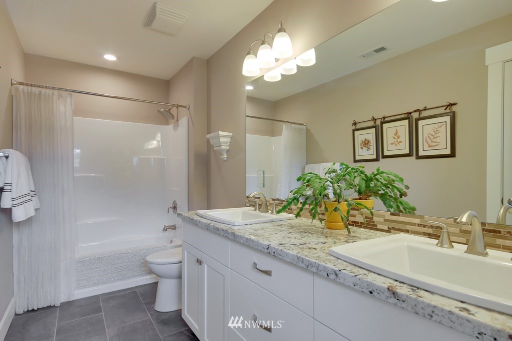 2001 Northeast 37th Place Renton, WA 98056 - Photo 17 of 25 Gallery Image 17