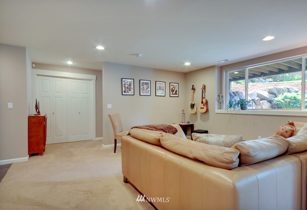 2001 Northeast 37th Place Renton, WA 98056 - Photo 20 of 25 Gallery Image 20