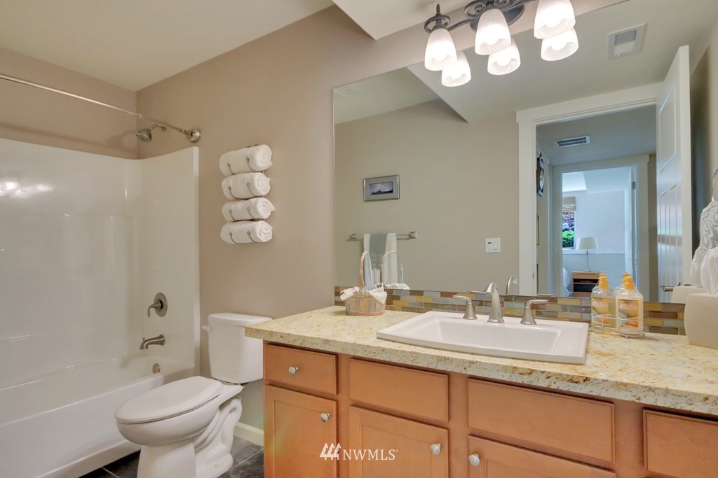 2001 Northeast 37th Place Renton, WA 98056 - Photo 21 of 25 Gallery Image 21