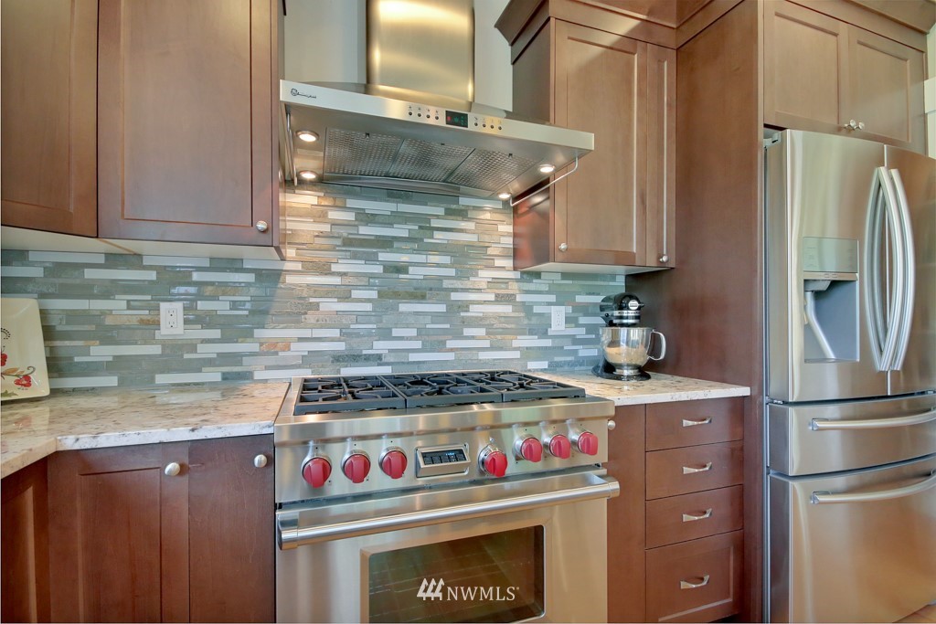 2001 Northeast 37th Place Renton, WA 98056 - Photo 6 of 25 Gallery Image 6