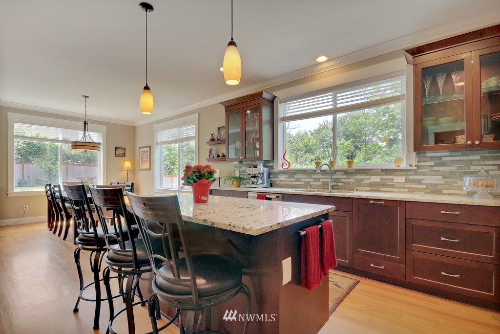 2001 Northeast 37th Place Renton, WA 98056 - Photo 7 of 25 Gallery Image 7