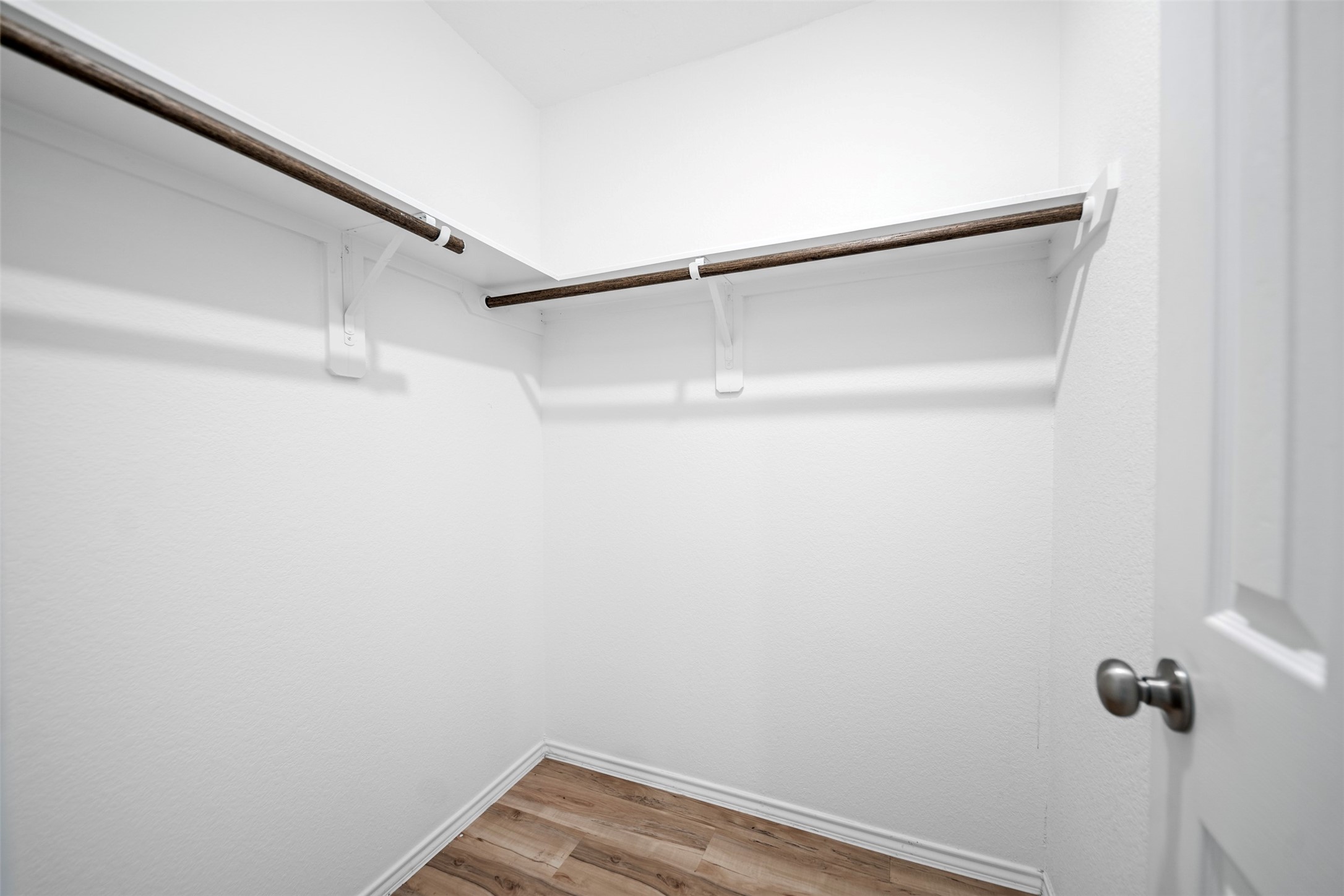 14519 Broadbury Pond Road Rosharon, TX 77583 - Photo 11 of 22 a view of small space