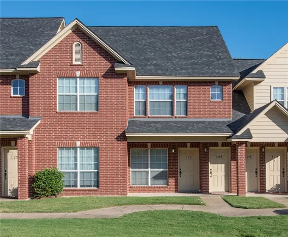 $1,965 | 1811 George Bush Drive East, Unit 411, College Station, TX 77840